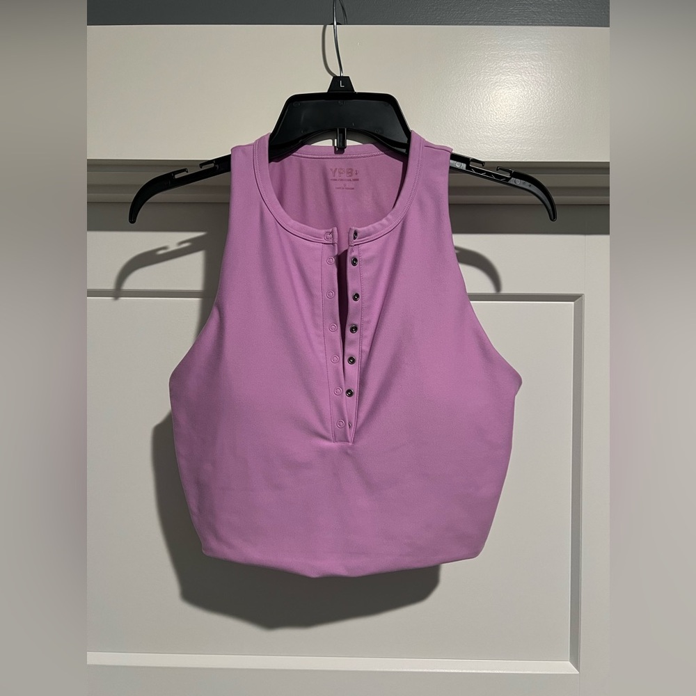 Abercrombie and Fitch YPB top
Cropped
Size Medium